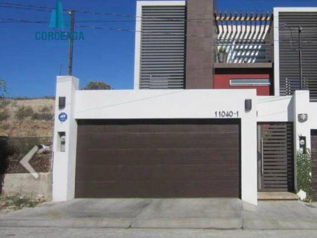 #1033 - Casa para Venta en Tijuana - BC - 1